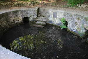 Szent-kút (Borostyán-kút)